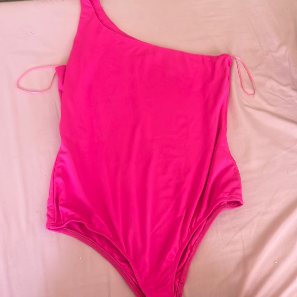 Showpo bought for $40 selling for $10, only worn once